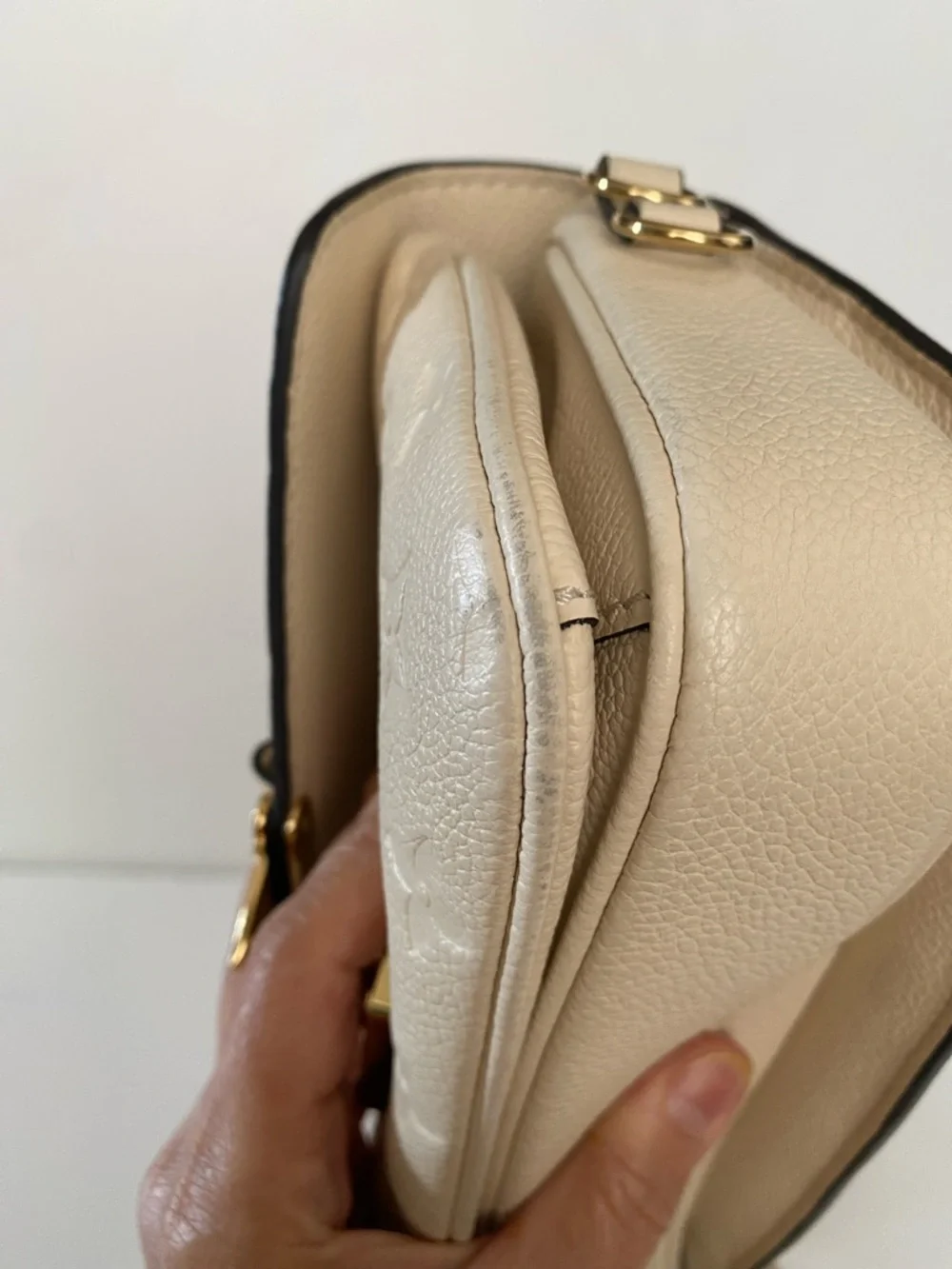 Louis Vuitton east west Metis - Picture 9 of 17